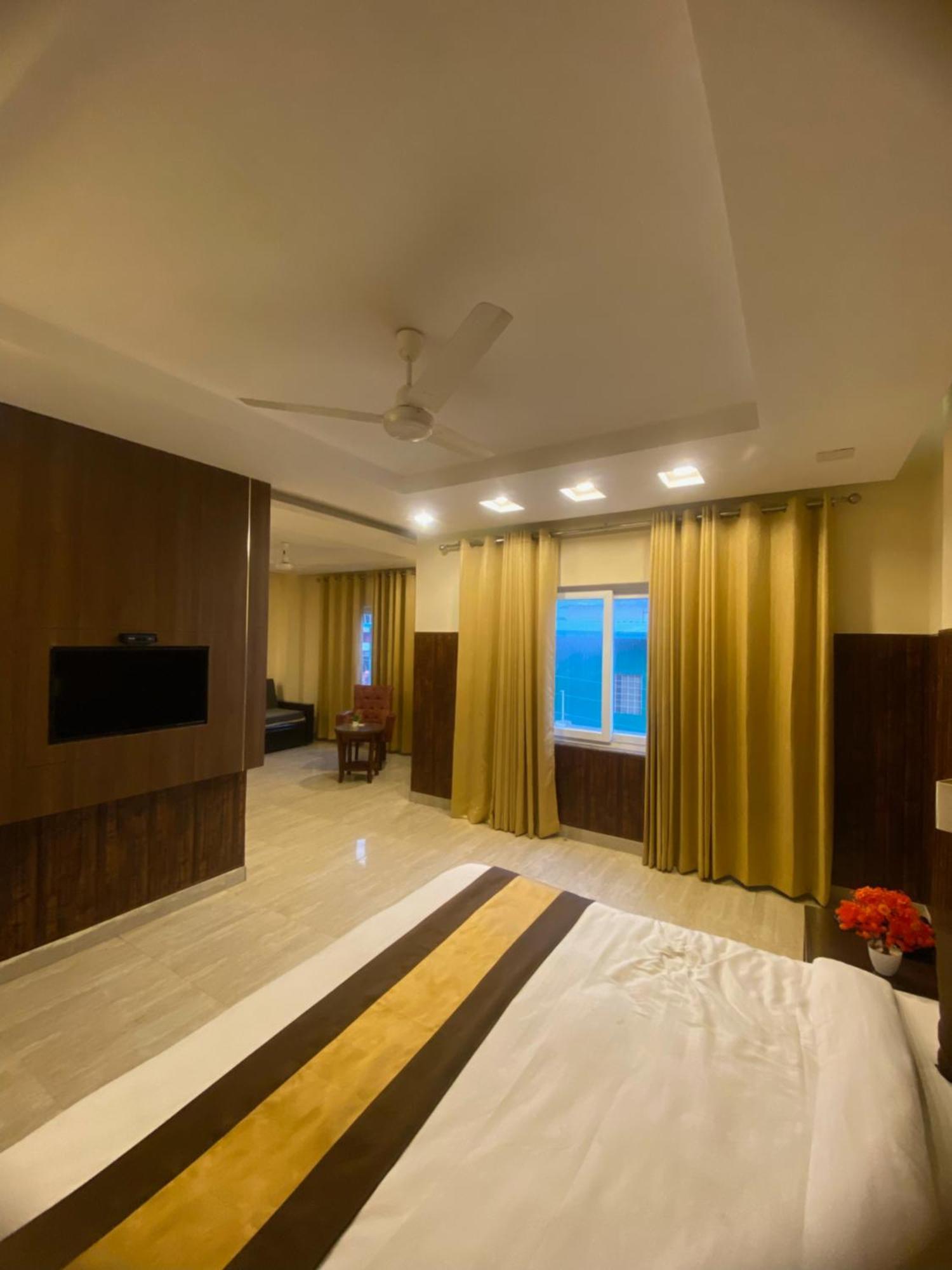 Mj Hills Rishikesh Hotell Exteriör bild