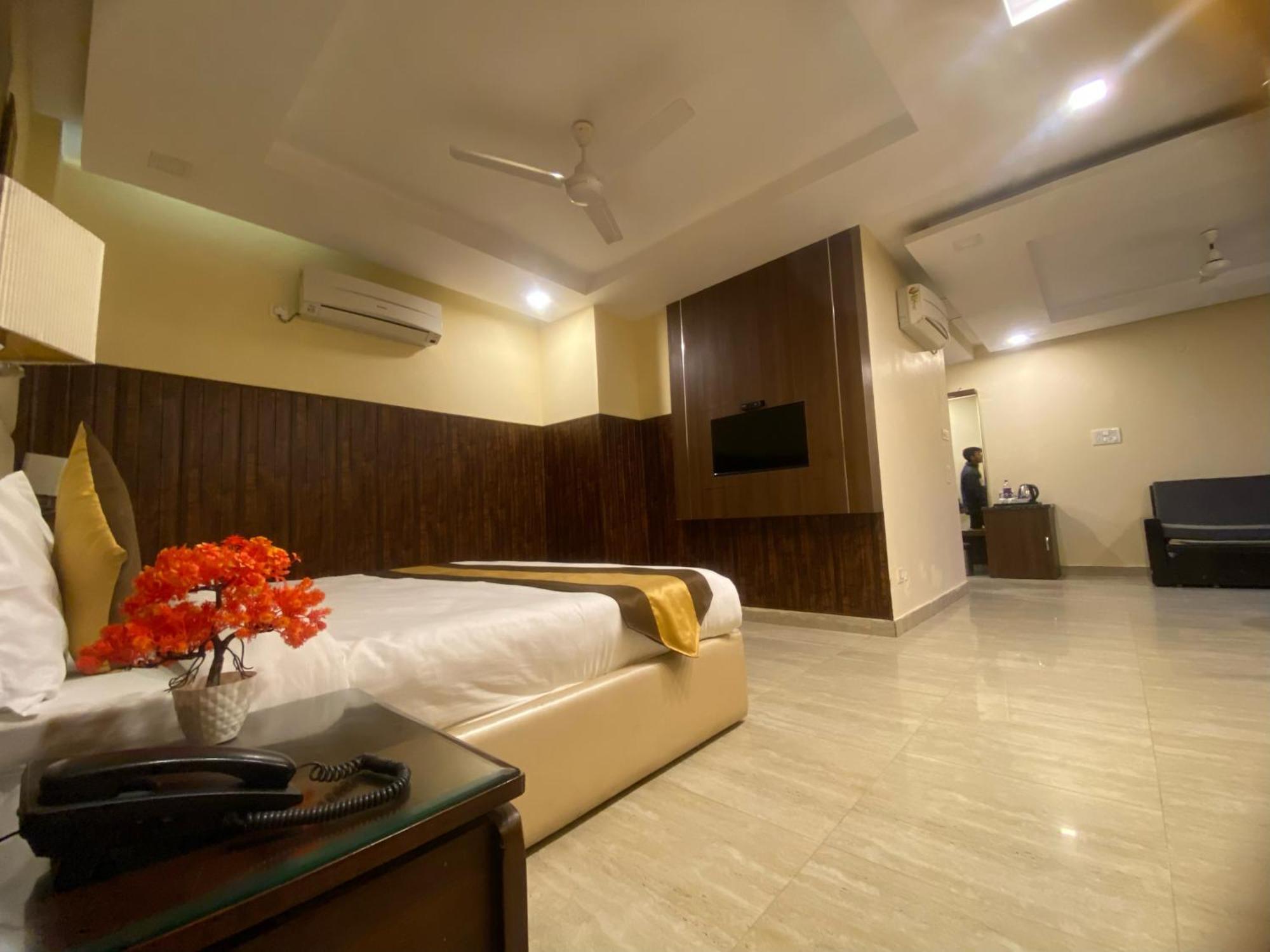 Mj Hills Rishikesh Hotell Exteriör bild