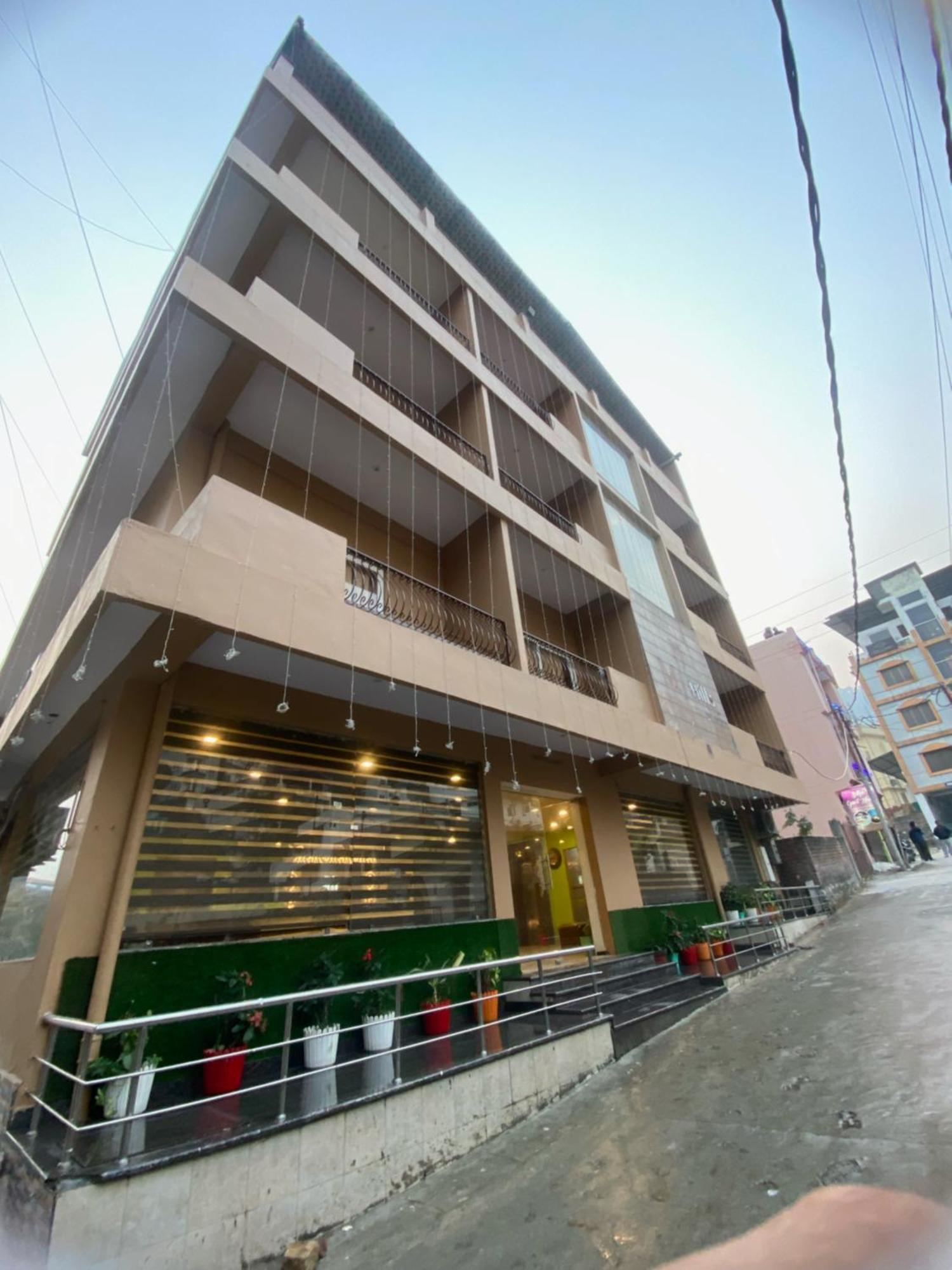 Mj Hills Rishikesh Hotell Exteriör bild