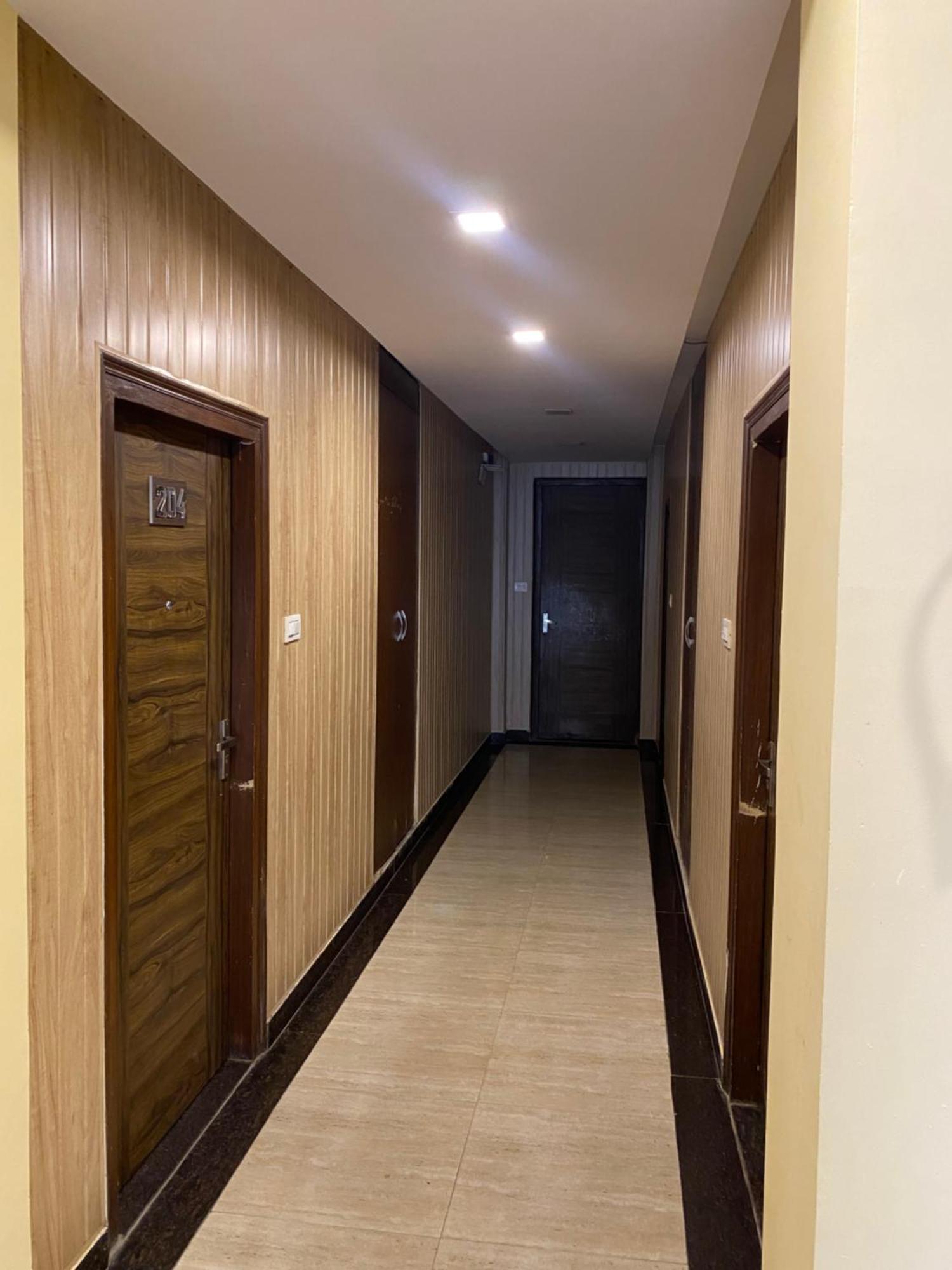 Mj Hills Rishikesh Hotell Exteriör bild